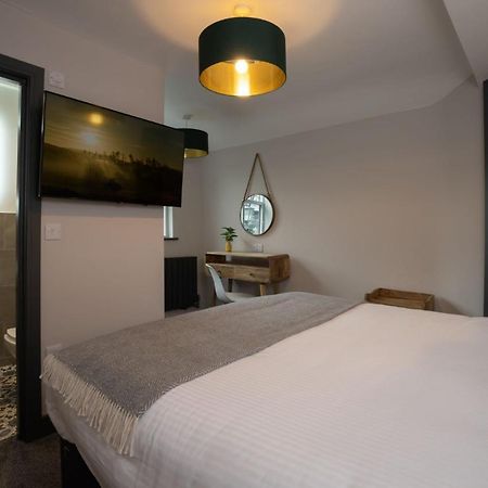 Spacious - Contemporary 2Br Apartment - Central Ambleside - Parking Exterior photo